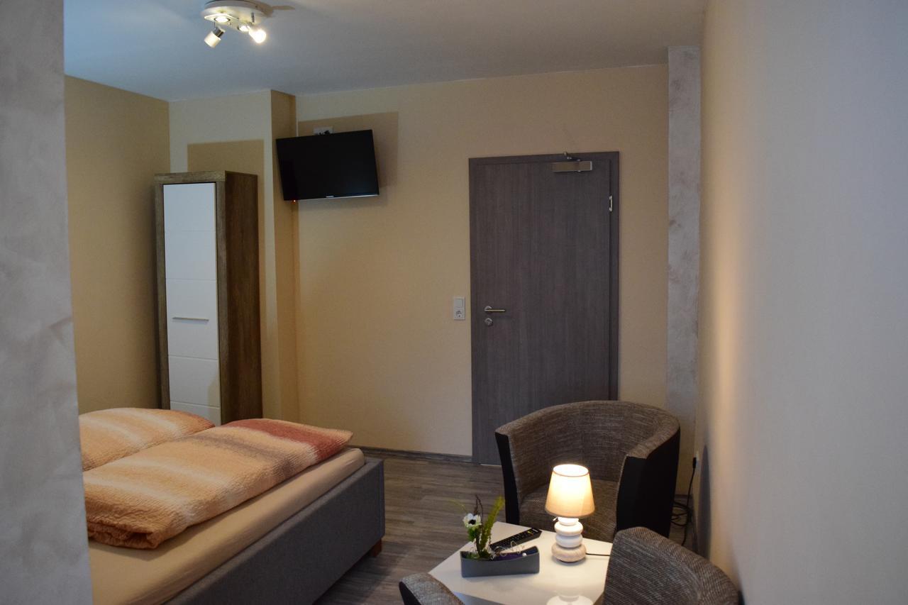 Hotel - Bistro - 3-Eck Merchweiler المظهر الخارجي الصورة